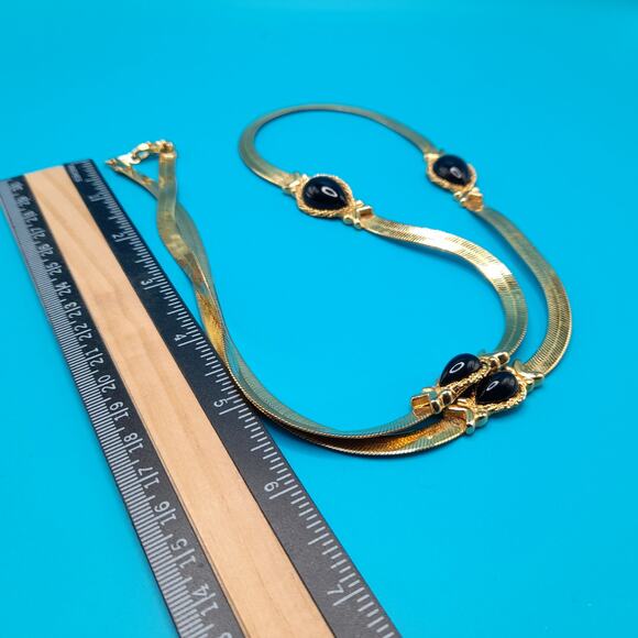 Vintage Herringbone Chain Necklace, Black Teardrop Cabochons, Vintage Jewelry - Picture 11 of 11